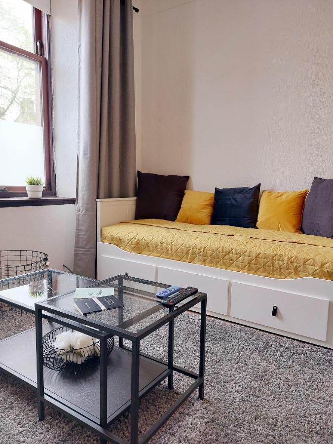 Modern & Bright, G/F, 1Br Apt. Real Hidden Gem Apartment Hamilton Bagian luar foto